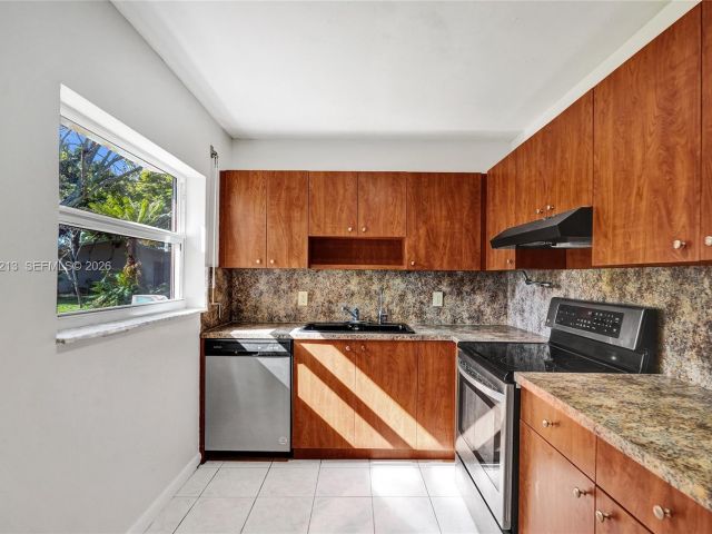 Home for rent at 2621 SW Natura Ave - photo 7450540