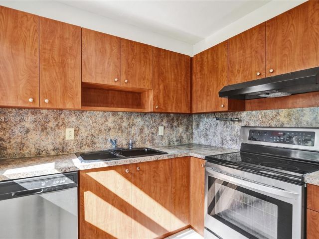 Home for rent at 2621 SW Natura Ave - photo 7450543