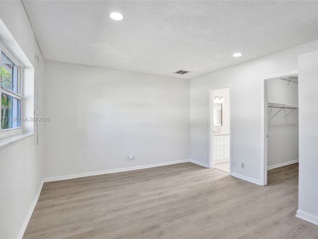 Home for rent at 2621 SW Natura Ave - photo 7450544