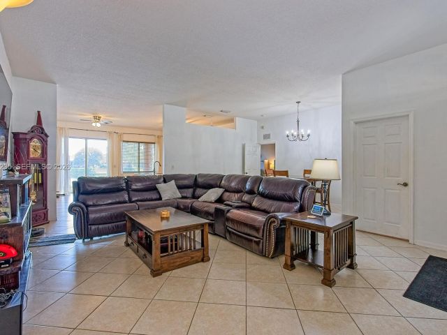 Home for sale at 1921 SE 16 Ave - photo 7458967