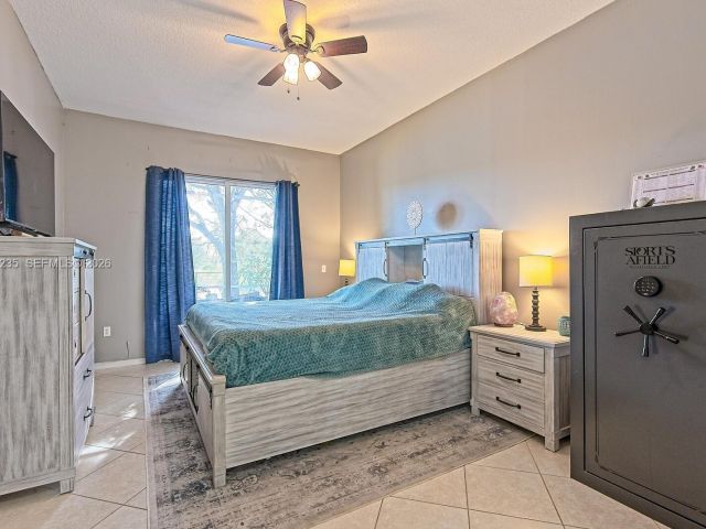 Home for sale at 1921 SE 16 Ave - photo 7458975