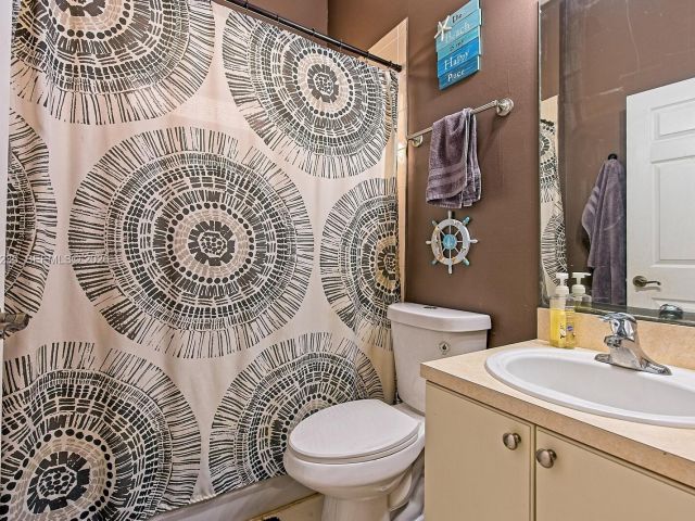 Home for sale at 1921 SE 16 Ave - photo 7458984