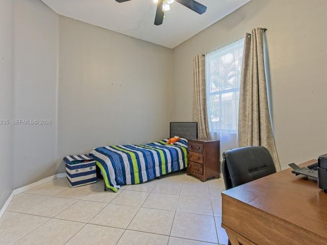 Home for sale at 1921 SE 16 Ave - photo 7458985