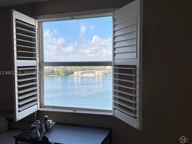 3-bedroom condo for sale in Sunny Isles Beach - 17100 N Bay Rd 1904 - MondialRealty