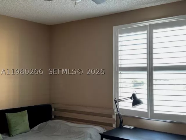 3-bedroom condo for sale in Sunny Isles Beach - 17100 N Bay Rd 1904 - MondialRealty