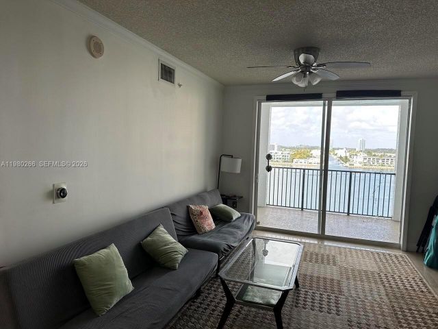 Apartment for sale  Unit #1904 - photo 7512554