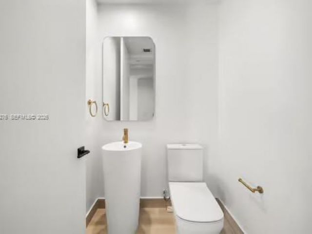 Apartment for rent  Unit #1701 - photo 7533569