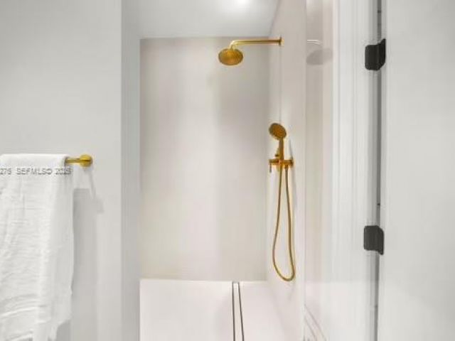 Apartment for rent  Unit #1701 - photo 7533572