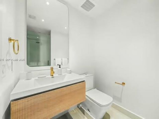 Apartment for rent  Unit #1701 - photo 7533573