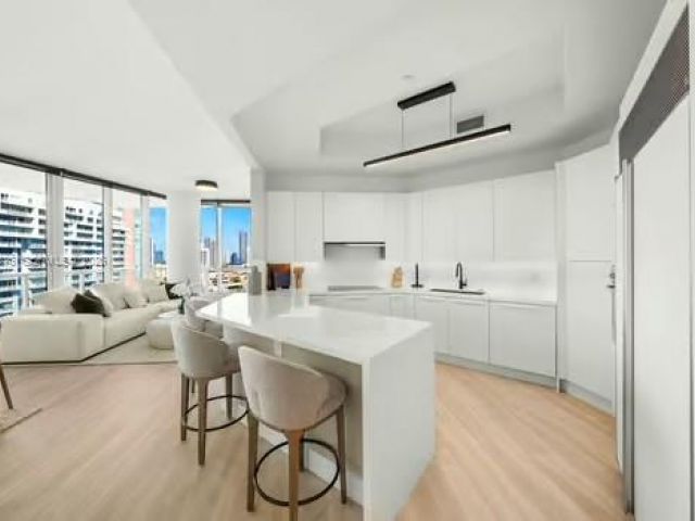 Apartment for rent  Unit #1701 - photo 7533578