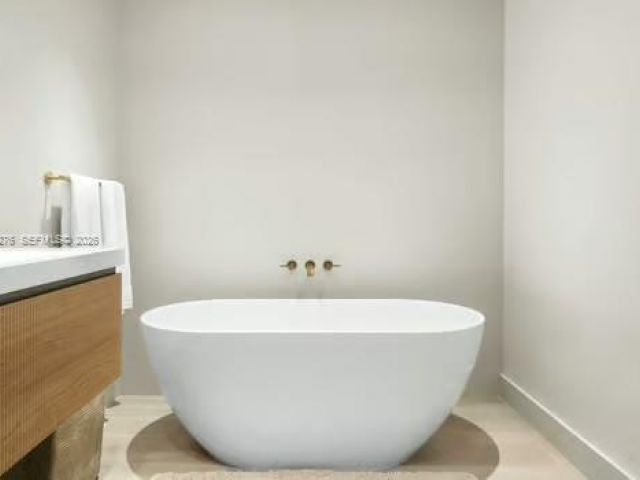 Apartment for rent  Unit #1701 - photo 7533579