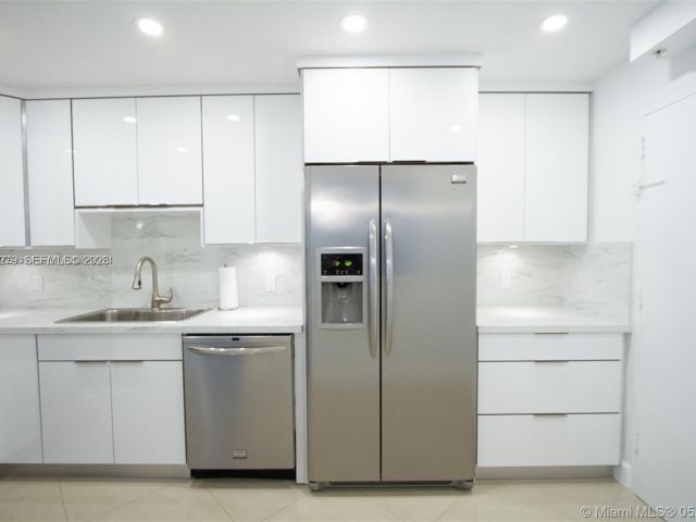 Apartment for rent  Unit #PH16S - photo 7479204