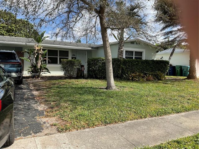 Home for rent at 9469 SW 53rd St 9469 - photo 7450787