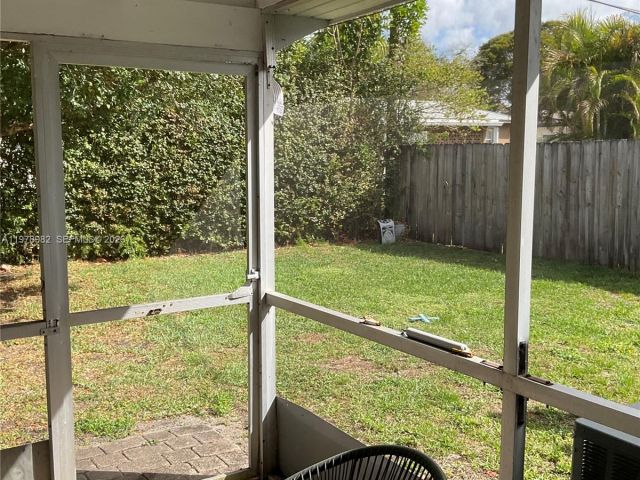 Home for rent at 9469 SW 53rd St 9469 - photo 7450789