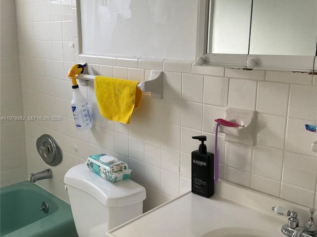 Home for rent at 9469 SW 53rd St 9469 - photo 7450795