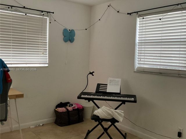 Home for rent at 9469 SW 53rd St 9469 - photo 7450797