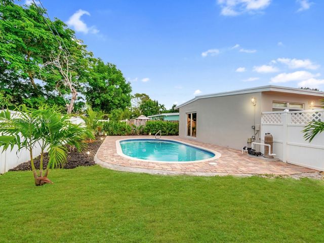 Home for rent at 3137 SW 15th St - photo 7482844