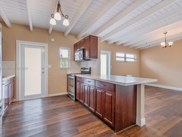 Home for rent at 3137 SW 15th St - photo 7482849