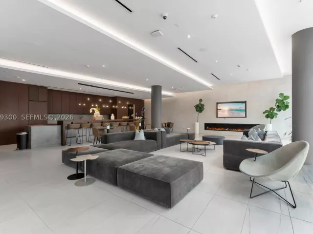 1-bedroom condo for sale in Miami - 3900 Biscayne Blvd S-916 - MondialRealty
