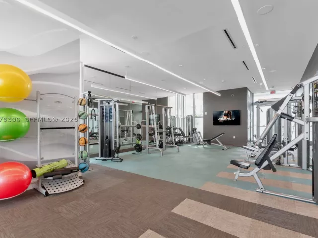 1-bedroom condo for sale in Miami - 3900 Biscayne Blvd S-916 - MondialRealty