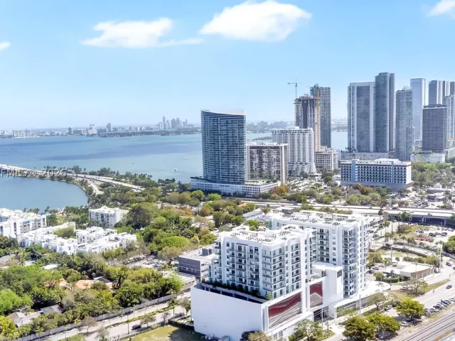 1-bedroom condo for sale in Miami - 3900 Biscayne Blvd S-916 - MondialRealty