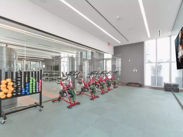 1-bedroom condo for sale in Miami - 3900 Biscayne Blvd S-916 - MondialRealty