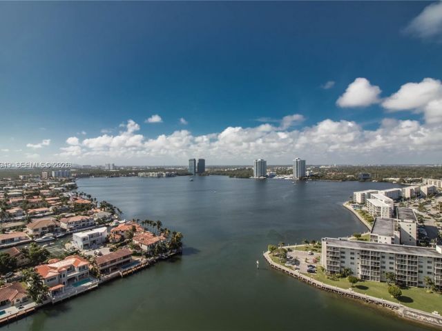 Apartment for sale  Unit #1812 - photo 7487620