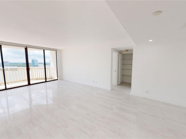 Apartment for sale  Unit #1812 - photo 7487627