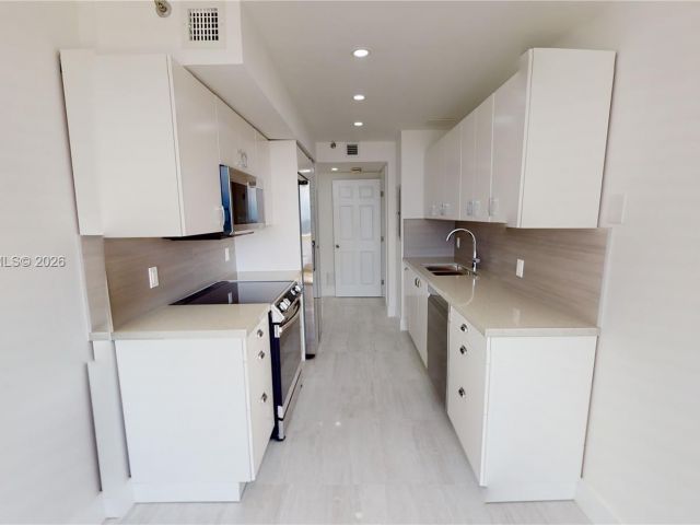 Apartment for sale  Unit #1812 - photo 7487629