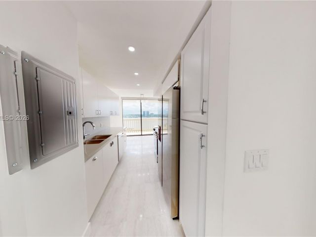 Apartment for sale  Unit #1812 - photo 7487632