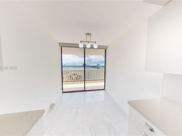 Apartment for sale  Unit #1812 - photo 7487633