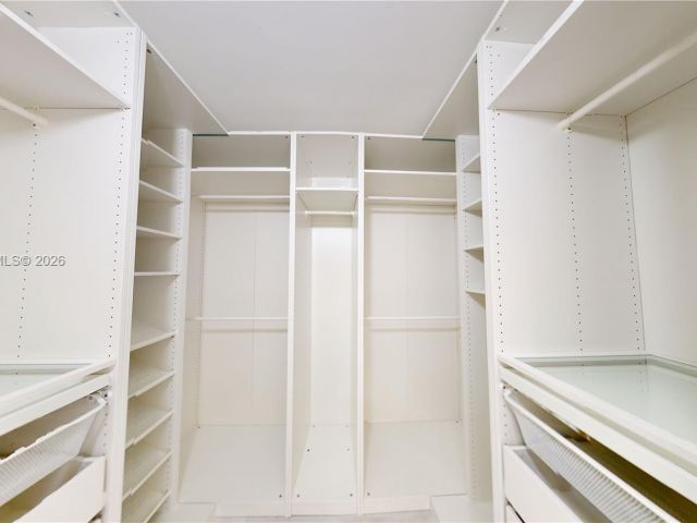 Apartment for sale  Unit #1812 - photo 7487636