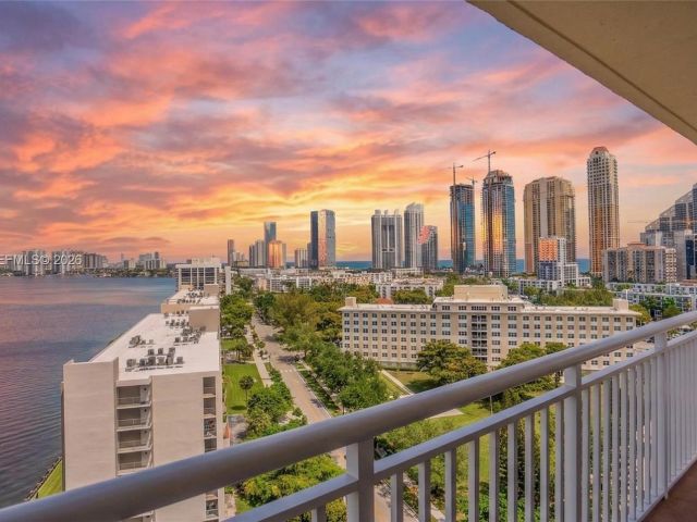 Apartment for sale  Unit #1517 - photo 7497930