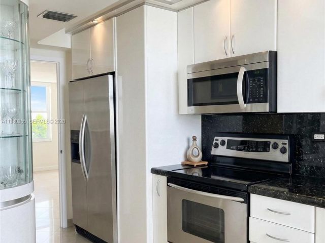 Apartment for sale  Unit #1517 - photo 7497933