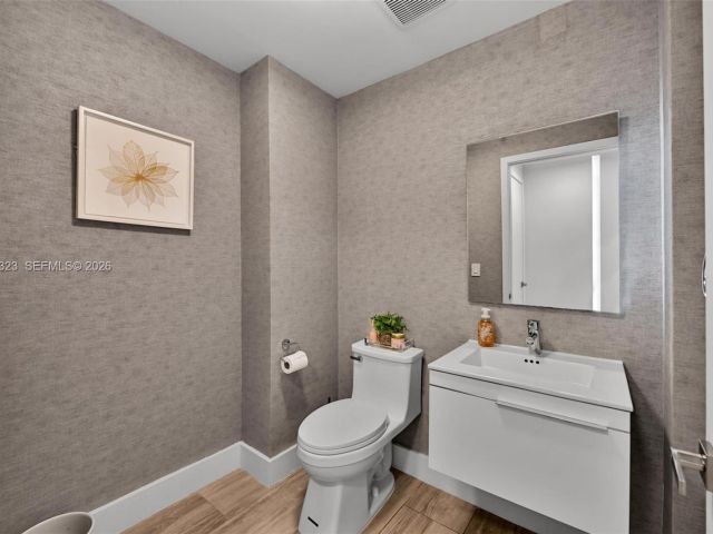 Apartment for rent  Unit #207 - photo 7503606