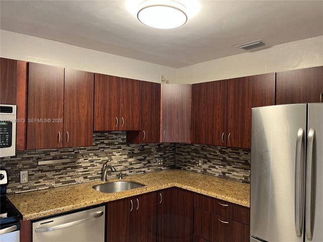 Home for rent at 6261 NW 40th St - photo 7487355