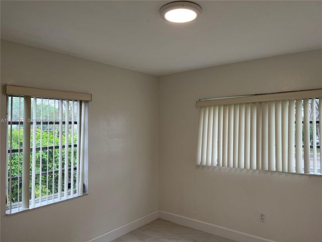 Home for rent at 6261 NW 40th St - photo 7487363