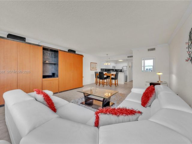 condo for rent in Hollywood - 2501 S Ocean Dr 727(Available April 03) - MondialRealty