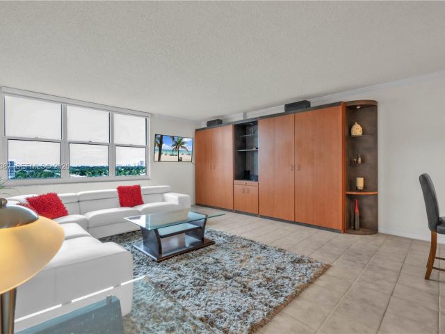 condo for rent in Hollywood - 2501 S Ocean Dr 727(Available April 03) - MondialRealty