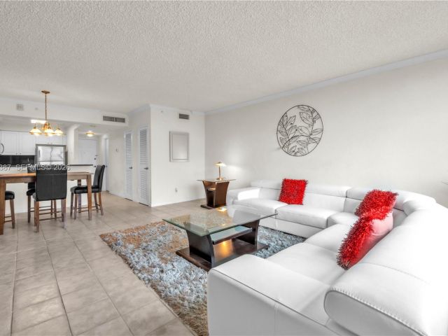 condo for rent in Hollywood - 2501 S Ocean Dr 727(Available April 03) - MondialRealty
