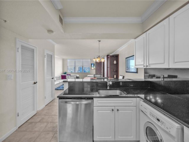 condo for rent in Hollywood - 2501 S Ocean Dr 727(Available April 03) - MondialRealty