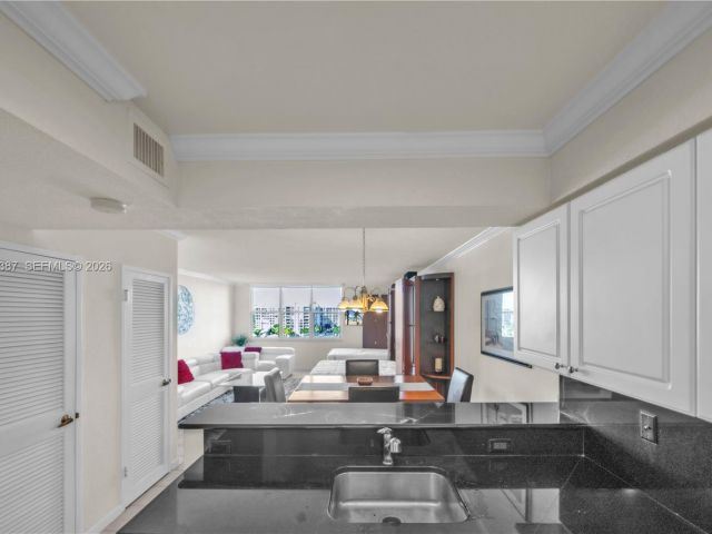 condo for rent in Hollywood - 2501 S Ocean Dr 727(Available April 03) - MondialRealty