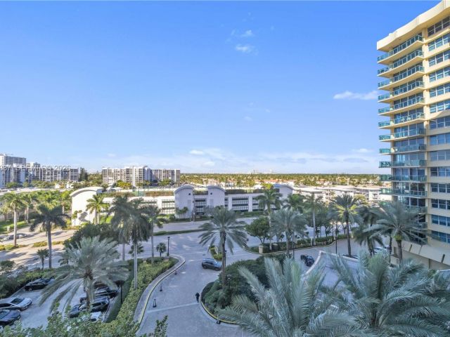 condo for rent in Hollywood - 2501 S Ocean Dr 727(Available April 03) - MondialRealty