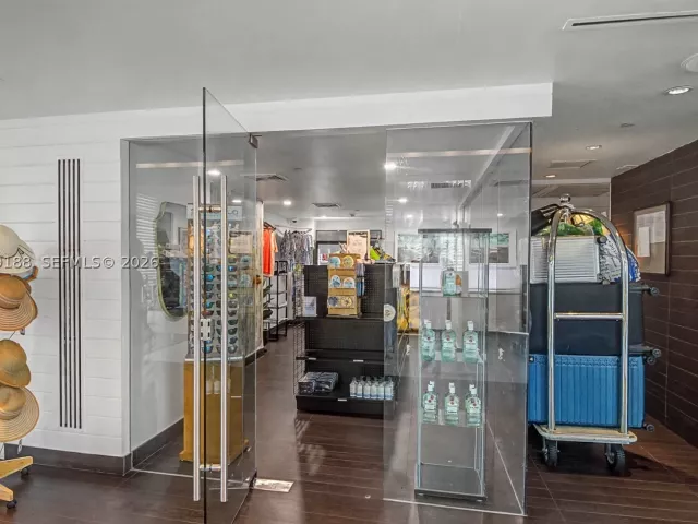 2-bedroom condo for sale in Sunny Isles Beach -  - MondialRealty