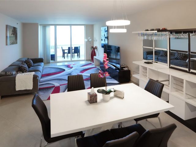 Apartment for rent  Unit #4111 - photo 7499489