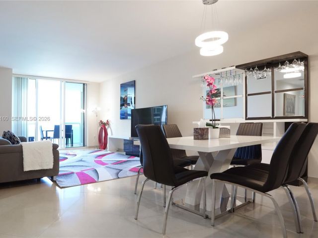 Apartment for rent  Unit #4111 - photo 7499490