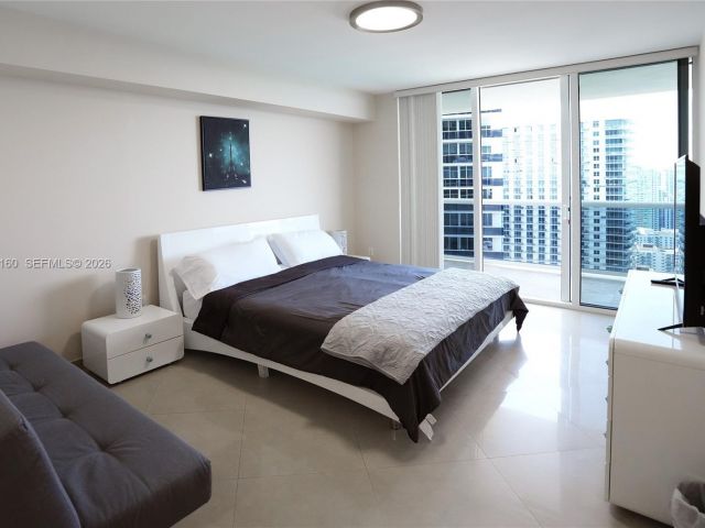 Apartment for rent  Unit #4111 - photo 7499496