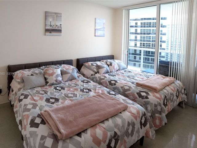 Apartment for rent  Unit #4111 - photo 7499499