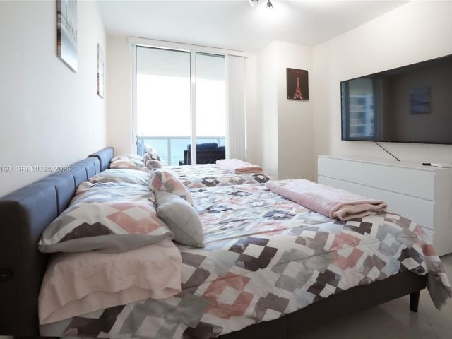 Apartment for rent  Unit #4111 - photo 7499500