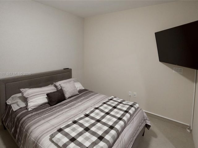 Apartment for rent  Unit #4111 - photo 7499501